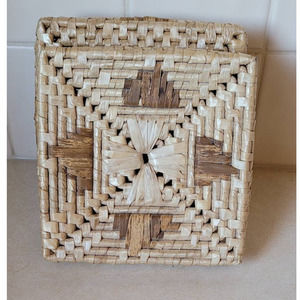 Vintage Cottagecore Lided Box Woven Grass